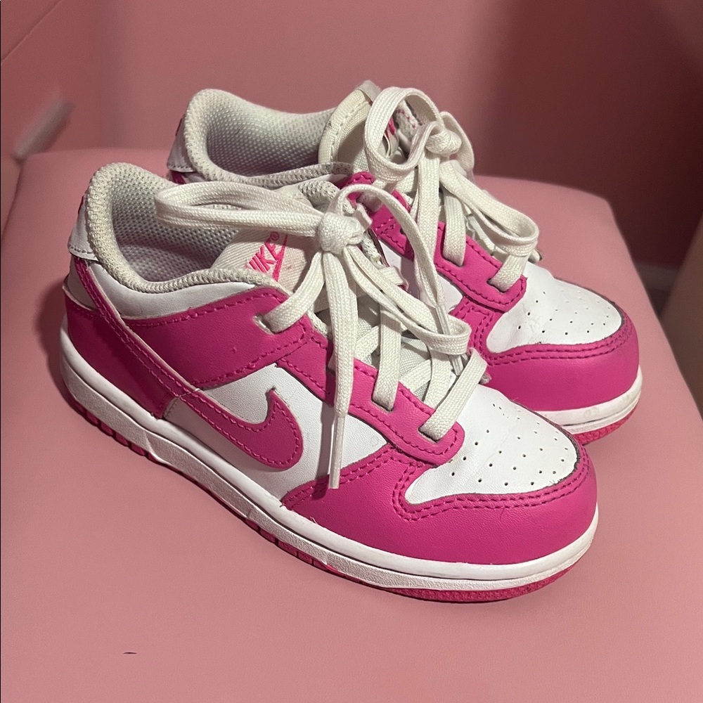 Nike toddler Sneakers in Pink and White size 9